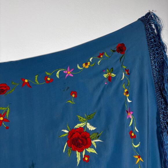 Antique 1920s Piano Shawl Mantón de Manila Blue Silk Floral Embroidery Fringe - Picture 6 of 16